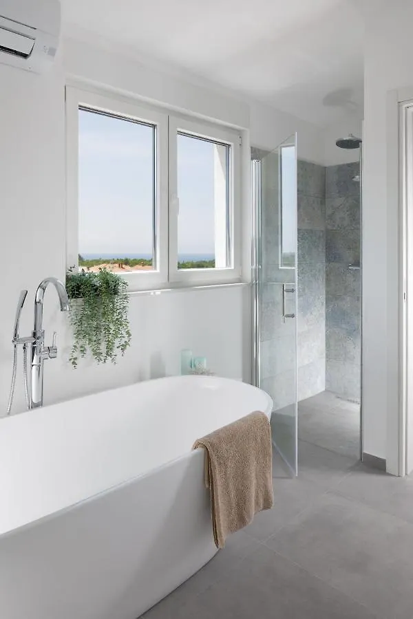 Apartment Ferienwohnung New Luxury Penthouse With Swimming Pool And Amazing Sea View! Poreč Kroatien